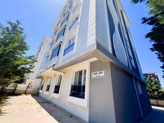 Redstone'den Hürriyet Mahallesinde Full Eşyalı Satılık 2+1 Daire