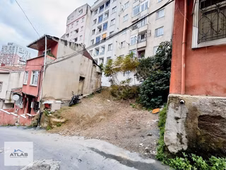 Şişli Mecidiyeköy'de Caddeye Yakın Satılık Arsa