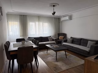 Merkezi Konumda, Metroya Adım Mesafesinde, 120 M² Ferah Arakat