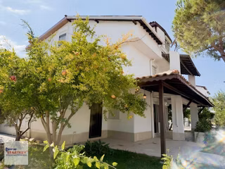 Kuşadası Davutlar Site İçinde Kiralık Villa