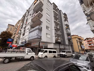 Remax Model Den İnönü Caddesinde 4+1 Ara Kat Asansörlü Satılık Daire