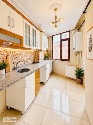 Merkezi Konum Otoban Cephe Geniş M2 Satılık 2+1 Ara Kat Daire