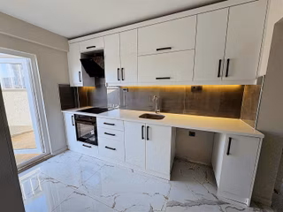 İstiklal'de Kiralık 2+1 İçi Yenilenmiş Daire