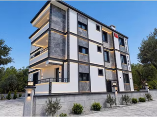 Sakin Huzurlu Bir Yaşam İsteyenlr Denize Yakın Ara Kat 1+1 Daire