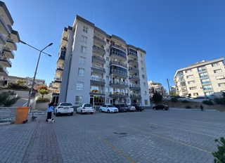 Sevgi Mahallesinde 3+1 Site İçinde 145 M² Doğalgazlı Satılık Daire