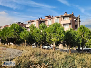 Karabük 100.yıl Mahallesinde Satılık Merkezi Konumda 1+1 Daire