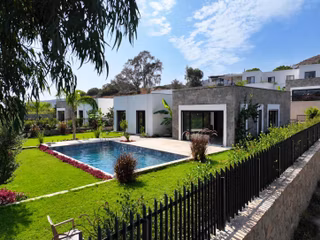 Gümüşlük Dereköy Doğa İle İç İçe 3+1 Tek Katlı Havuzlu Villa
