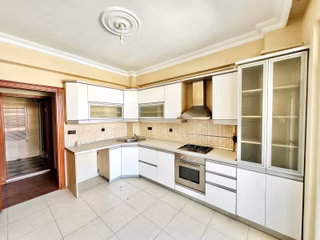 Aktif'ten Hamidiye'de 7 Yaşında Asansörlü Ayrı Mutfaklı Kiralık 3+1 Daire