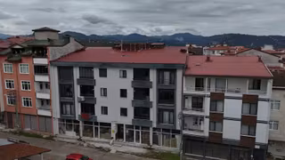Kumbaşı Sahil Ceddesi Adım Mesafe 2+1 Balkonlu Daire