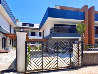 Alanya Avsallar'da Denize Yürüme Mesafesinde Müstakil Havuzlu 4+1 Villa