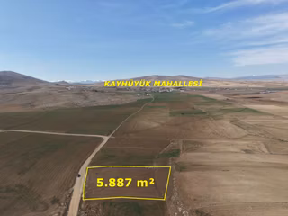 Meram Kayıhüyük'te Yola Cephe 5887 M² Satılık Tarla