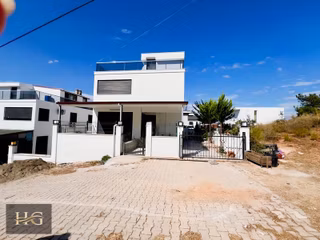 Urla Kalabak Mah. Butik Site İçerisinde Satılık 3+1 Villa