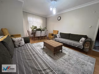 Evalamak'ta Söğütlüçeşme Mah.de Satılık 2+1 Hisseli Arakat Daire