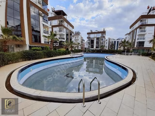 Konyaaltı Hurmada Sitede 1+1 Giriş Daire(eşyalı Yada Eşyasız)