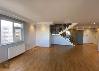 Çengelköy Aydınlık Evleri Sitesi Boğaz Manzaralı Dubleks Geniş Daire