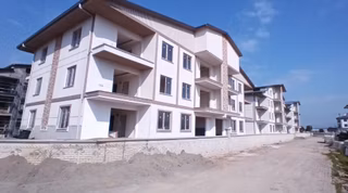 Yalova Altınova'da Havuzlu Kapalı Otoparklı Satılık 1+1 Daire