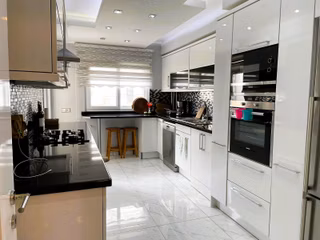 Alanya Obagöl'de Denize 400 Metre Satılık 3+1 İçi Yapılı Daire