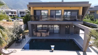 Kuşadası Güzelçamlı' Da Satılık Özel Havuzlu Villa!!!
