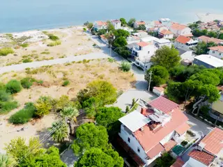 Mordoğan Deniz 86 Sitesinde 4+1 Bahçeli Eşsiz Konumda Yazlık