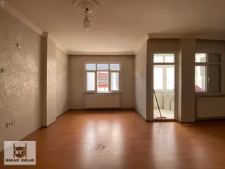 Güngören Akıncılarda Tramvaya Yakın 3+1 Kiralık Daire