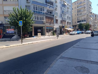 Bornova Meydan, Kaymakamlık Yakını, Cadde Üstünde Kiralık Dükkan