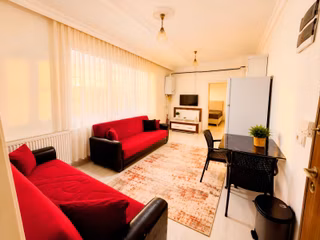 Küpra Apartmanında Çarşı İçinde Full Eşyalı 1+1 Kiralık Daire