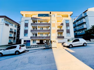 Network'ten Trio'ya Yakın Site İçinde Ara Kat Eşyalı Kiralık 2+1