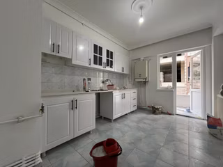 Vadi'den Kafkaslarda Yapılı Okula Bir Sokak Kiralık 3+1