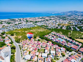 Soğucakta Merkeze Ve Denize Yakın, Ferah Tripleks Yazlık!