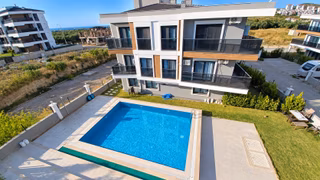 Kuşadası Davutlar Havuz Manzaralı 2+1 Kiralık Daire