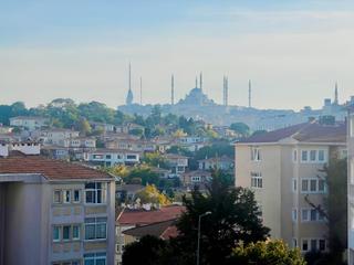 Remax Anı 'dan Çengelköy Ata 2 Sitesi 'nde Kiralık 2+1 Daire