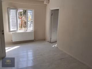 Rd'den Reşitpaşa'da Kiralık Geniş 2+1 Bağçeli Daire