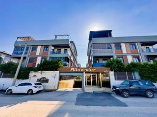 Havalimanı Yakını Site İçerisinde 2+1 Satılık Daire