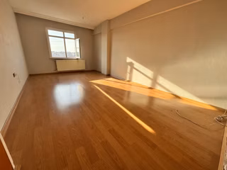 *çevrem* Yeşilova'da Metrobüse Çok Yakın 2+1 90m² Daire