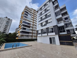 Fener'de Kapalı Otoparklı Havuzlu Satılık 1+1 Daire