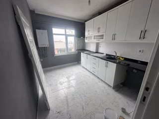 Yayla Merkezde Satılık 130 M2 3+1 Ara Daire