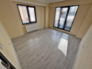 Metin Yapı'dan Asansörlü Kombili Pazar Yanı Kiralık 2+1 Daire!!!!!