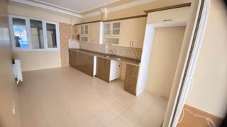 Kiralık 3+1 Hastanede Ve Anayol Üzeri