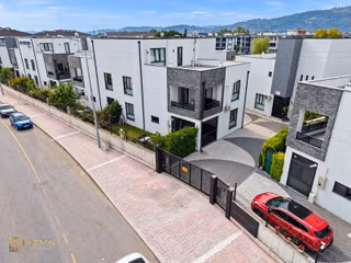 Serdivan Köprübaşı Mah. Kiralık 5+1 320 M2 Tripleks Villa