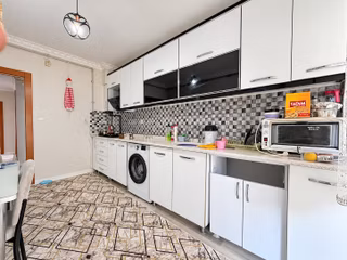 Bağlum Mahallesi Cadde Mevkiinde 3+1 Orta Kat Satılık Daire