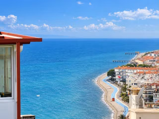 Mahmut İşler'den Altınoluk'ta Ful Deniz Manzaralı 2+1 Daire
