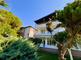 Usta Gayrimenkul'den Belek'te Havuzlu Sitede Kiralık 3+1 Villa