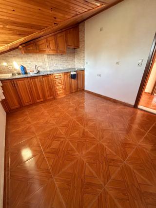 Çalıca Zincirlikavak Mahallesinde Merkezi Lokasyonda Kiralık Yüksek Çatı Katı Daire