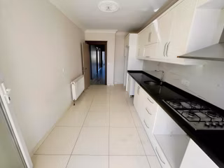Dağlı Gayrimenkul'den Cadde Üzeri Ara Kat 3+1 Daire