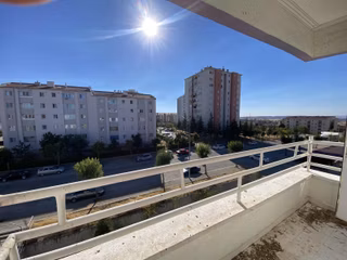 Au-75.yıl Mahallesi Bilge-2 Sitesinde Ferah Yaşam Satılık 2+1