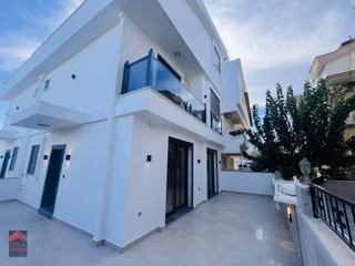 Didim Efeler De Satılık 3+1 Bahçeli Villa