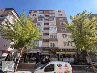 Hakan Emlak'tan Fatih Cadde'si Üzeri Satılık 3+1 Daire