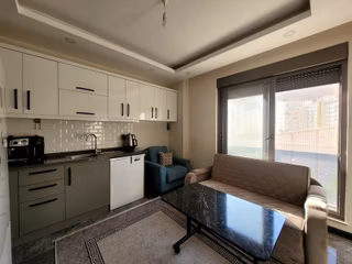 Sarısuda Yüzme Havuzlu Tek Bloklu Sitede 1+1 Eşyalı Satılık
