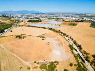 Menderes Gümüldür Yolu Üzerinde 250 M2 Satılık Bahçeler