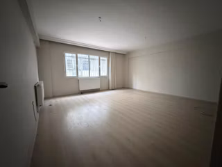 Necatibey Okulu Sokağında 3+1 Arakat 130m2 Satılık Fırsat Daire